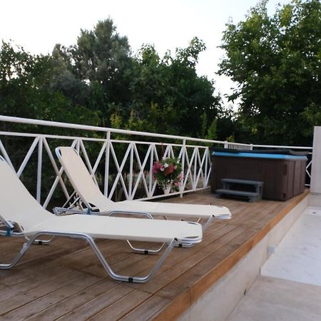 Luxury Fani House Next To Harbor Area With Jacuzzi Apartment Paphos Ngoại thất bức ảnh
