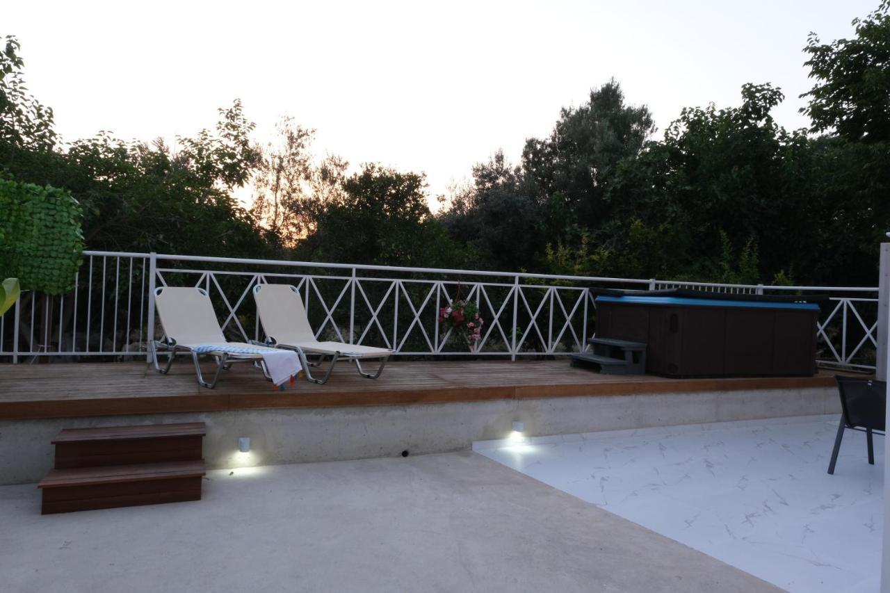 Luxury Fani House Next To Harbor Area With Jacuzzi Apartment Paphos Ngoại thất bức ảnh