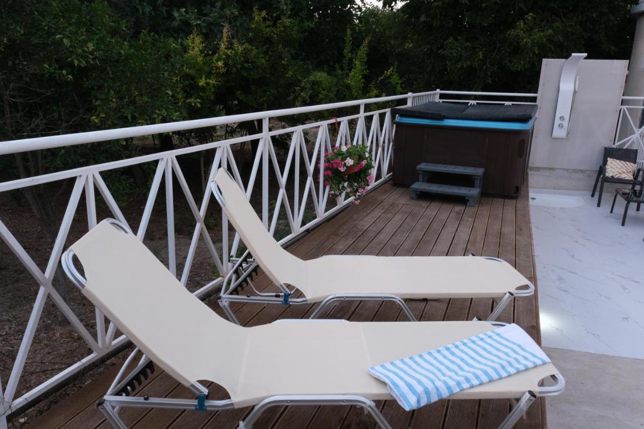 Luxury Fani House Next To Harbor Area With Jacuzzi Apartment Paphos Ngoại thất bức ảnh