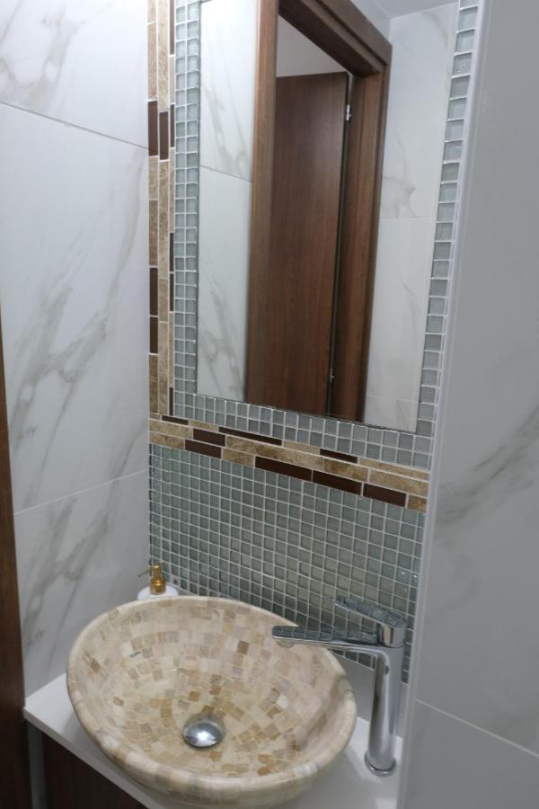 Luxury Fani House Next To Harbor Area With Jacuzzi Apartment Paphos Ngoại thất bức ảnh