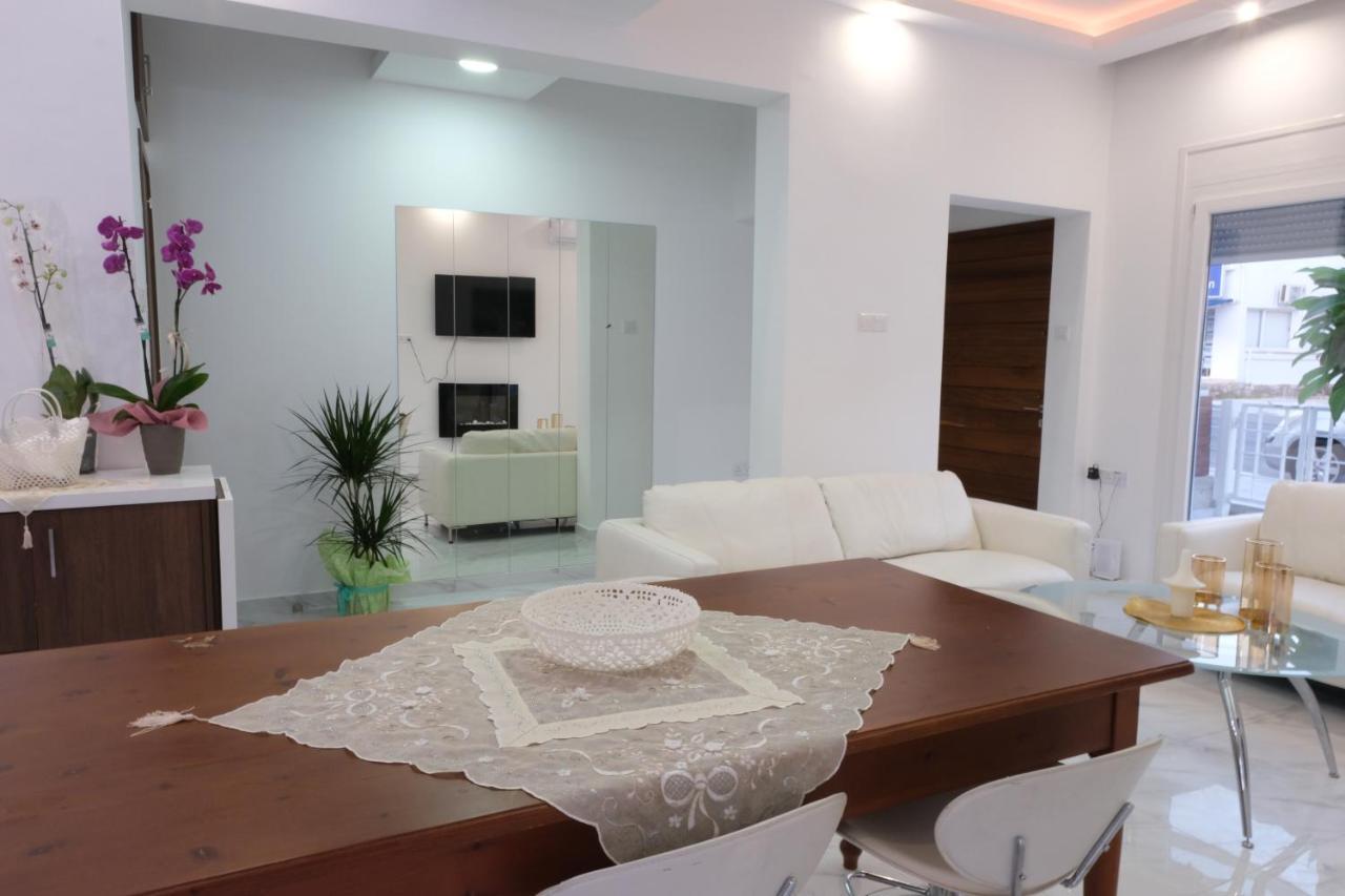 Luxury Fani House Next To Harbor Area With Jacuzzi Apartment Paphos Ngoại thất bức ảnh